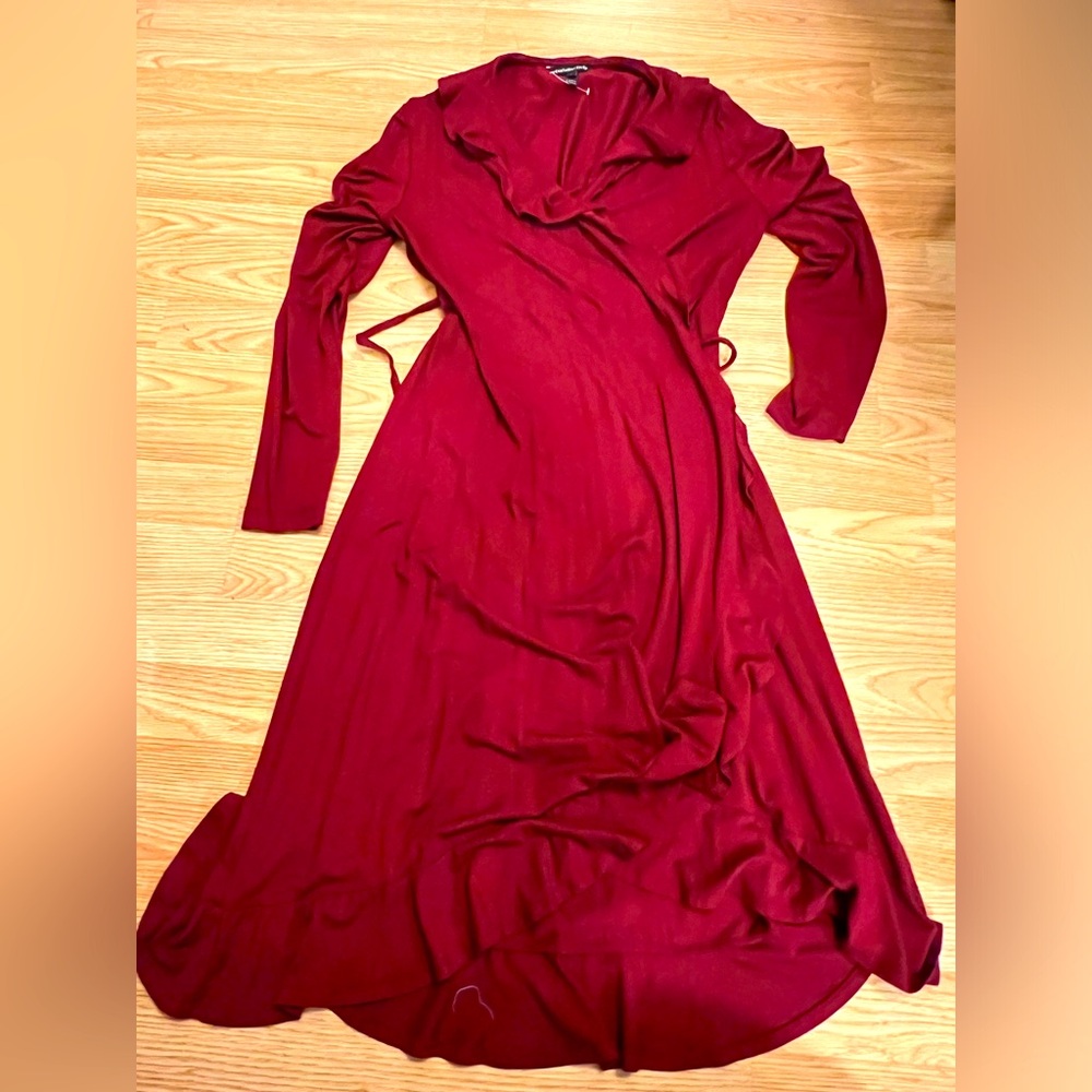 Isabella Oliver Maternity Wrap Dresss